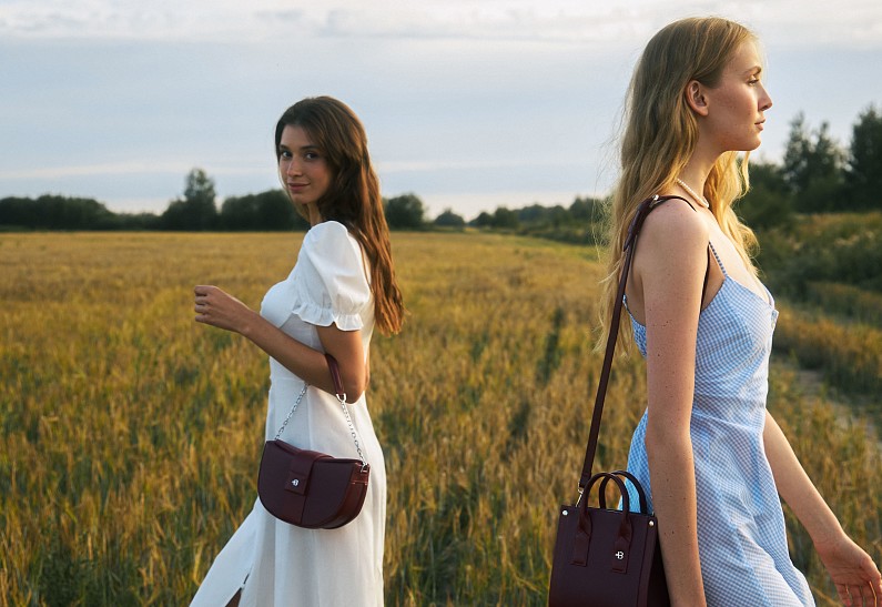 OK!: Капсульная коллекция мини-сумок из натуральной кожи от российского бренда «Верфь»